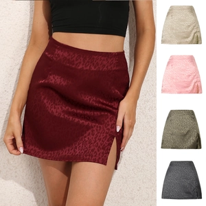 Jupe en satin imprimé léopard à taille haute avec fente latérale, 5 couleurs disponibles