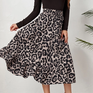 Jupe mi-longue imprimé léopard taille haute avec taille élastique et ourlet à volants