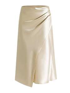 Jupe midi élégante en satin champagne à taille haute avec plis et fente latérale
