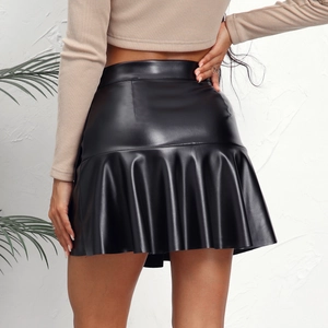 Mini-jupe en cuir PU noir à taille haute avec ourlet à volants et coupe irrégulière