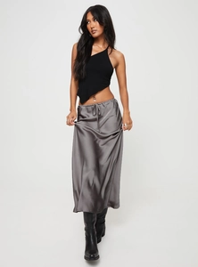 Detail of high-waist grey satin midi skirt with adjustable drawstring and silky texture