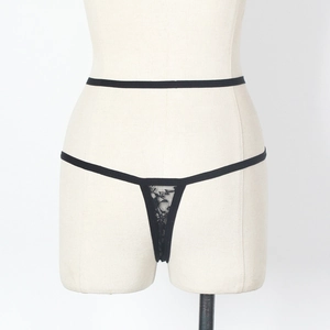 String sexy en dentelle noire pour femmes avec un design élégant à double sangle à la taille