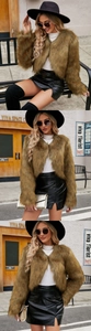 Gros plan sur une veste en fausse fourrure marron avec texture moelleuse et manches longues