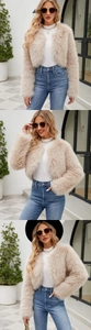Détail de la veste courte en fausse fourrure beige pour femme avec texture douce et manches