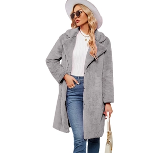 Manteau long en fausse fourrure grise pour femme avec col à revers pour l'hiver