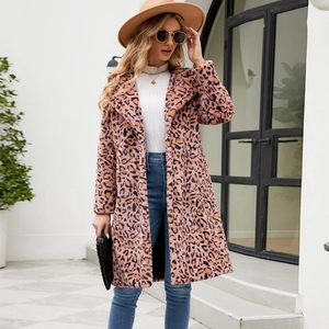 Manteau mi-long en fausse fourrure léopard pour femme avec grand col pour l'hiver