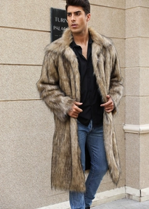 Manteau long en fausse fourrure jaune pour homme avec grand col et texture chic