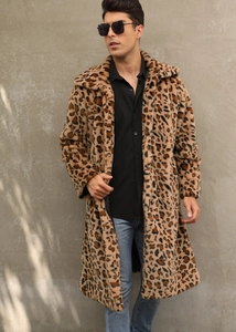Cappotto lungo da uomo in ecopelliccia leopardata con colletto a rever, vista intera