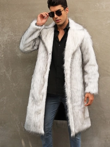 Manteau long en fausse fourrure pour homme avec dégradé noir et blanc et grand revers