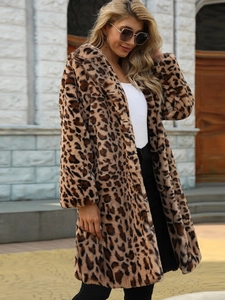 Chic leopard print faux fur coat with lapel collar and long sleeves for winter fashion