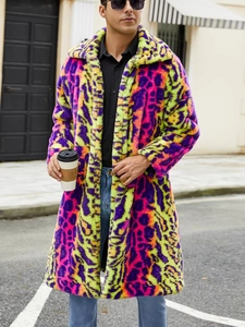 Herren Kunstpelzmantel mit Neon-Leopardenmuster in Lila und Grün, trendiges Revers-Design