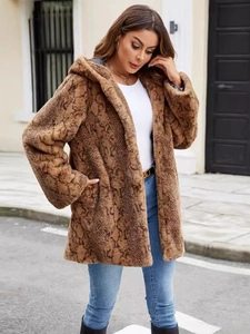 Manteau à capuche en fausse fourrure pour femme avec motif serpent marron d'hiver