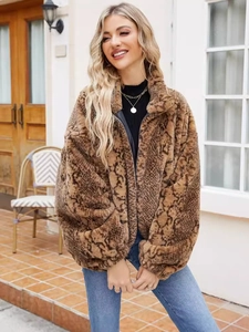 Damen Kunstpelzjacke mit braunem Schlangenmuster, lockere Passform und Reißverschluss