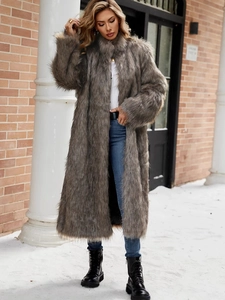 Manteau long en fausse fourrure pour femme avec col montant en tons gris et marron