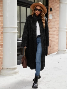 Manteau long chic pour femme en fausse fourrure noire avec coupe ajustée et col montant