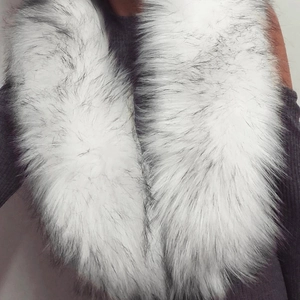 Écharpe de Col en Fausse Fourrure de Luxe pour Femmes Chaud Hiver Doux Tour de Cou pour Manteaux Vestes Élégant Couleur Unie