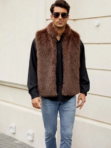 Gilet de luxe pour hommes en fausse fourrure de renard marron avec texture pelucheuse