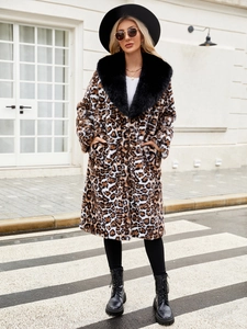 Manteau long femme imprimé léopard en fausse fourrure avec grand col noir chic