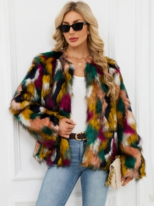 Veste chic en fausse fourrure avec patchwork géométrique coloré et poils longs et doux