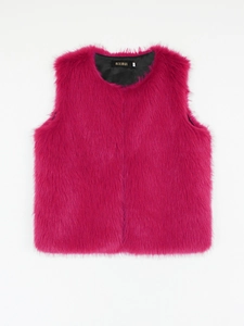 Detailed close-up of dark pink faux fur vest fabric and inner neckline with brand label