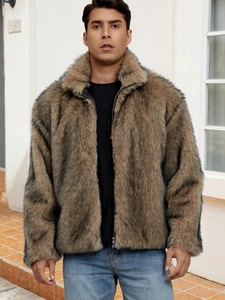 Giacca da uomo in finta pelliccia color kaki con collo alto e cerniera in metallo