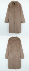 Vue avant et arrière d'un long manteau en fausse fourrure marron clair à revers