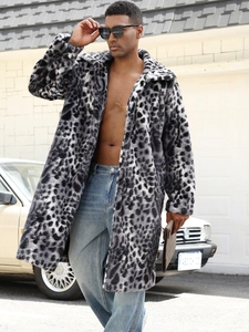 Détail du manteau léopard en fausse fourrure pour homme avec col épais et manches longues