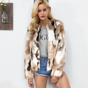 Veste en Fausse Fourrure Patchwork pour Femme Col Rond Manches Longues Coupe Slim Automne Hiver Manteau en Fausse Fourrure Mode