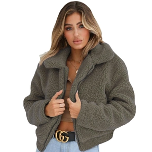 Short lamb wool jacket in grey-green with fur collar and zipper for women winter fashion