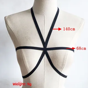 Dettaglio di un body harness elastico nero da 9g con cinghie regolabili da 140cm