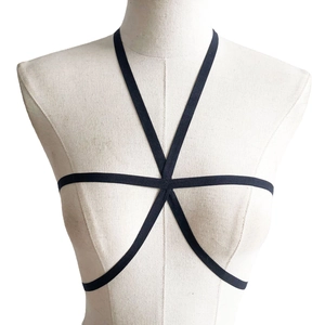 Reggiseno a gabbia elastico nero sexy con un design a cinghie radiali minimaliste per donne