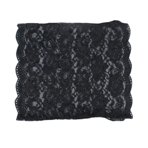 Bandeau respirant en dentelle noire avec motif floral délicat et bords festonnés