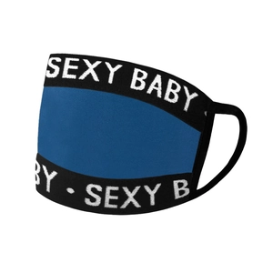 Détail du masque bleu marine avec sangles noires et lettrage SEXY BABY blanc de style urbain