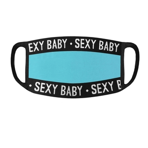 Gros plan d'un masque en tissu bleu clair et noir avec imprimé lettres Sexy Baby tendance