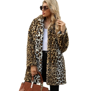 Manteau mi-long en fausse fourrure léopard pour femme avec col tailleur classique