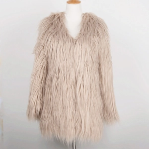 Elegante cappotto in ecopelliccia beige da donna, giacca invernale morbida a maniche lunghe