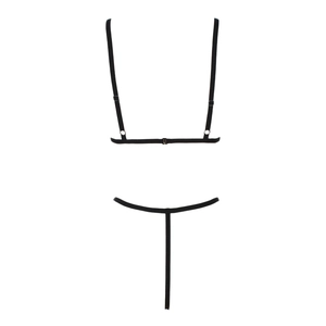 Détail macro d'un ensemble de lingerie sexy en dentelle noire avec fines brides