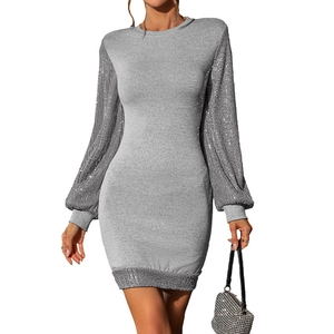 Robe courte en tricot gris avec manches lanterne à paillettes argentées pour fête