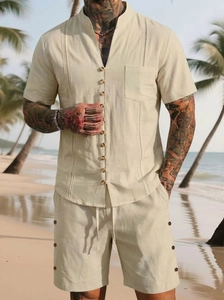 Beige katoen linnen herenset met geborduurd shirt met korte mouwen en korte broek