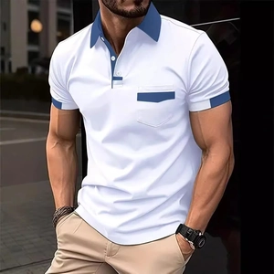 Polo da uomo a maniche corte bianca con colletto a contrasto blu e taschino