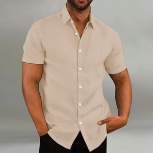 Men's casual slim-fit short sleeve shirt in beige waffle fabric with white buttons