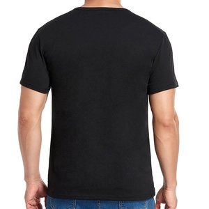 Vue arrière du t-shirt Henley noir à manches courtes montrant la coupe et la matière