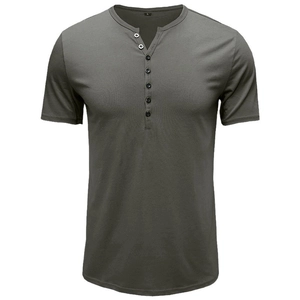 Haut Henley gris foncé pour homme, coupe ajustée à manches courtes et col V boutonné