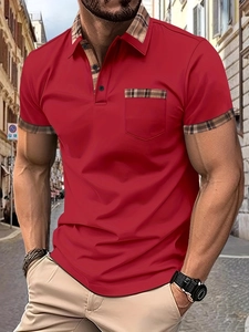 Détail d'un polo rouge pour homme avec col à carreaux, patte de boutonnage et poche