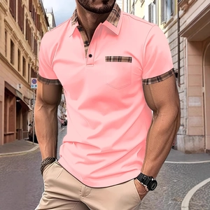 Polo homme rose coupe ajustée à manches courtes avec col et poche à carreaux marron