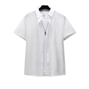 Chemise blanche à manches courtes en dentelle ajourée avec broderie florale chic