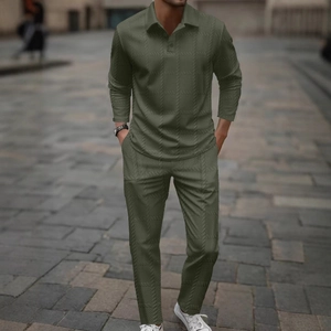 Ensemble polo à manches longues et pantalon vert olive pour homme en maille texturée