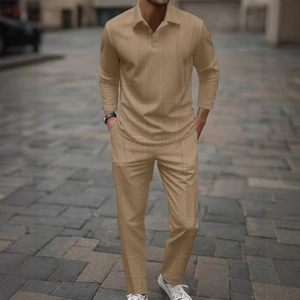 Ensemble haut polo manches longues et pantalon en tricot kaki pour homme avec texture