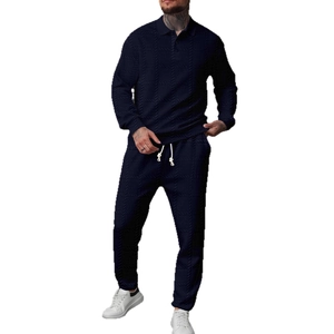 Ensemble polo à manches longues et pantalon bleu marine pour hommes avec maille texturée