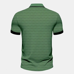 Polo da uomo verde con motivo a quadrifoglio e colletto a contrasto, vista posteriore